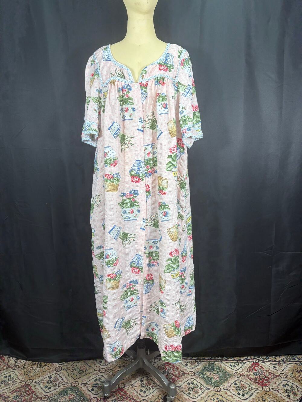 Vintage Plus Size MuMu Pink Floral Housecoat Snaps Short Sleeves Aria Pockets